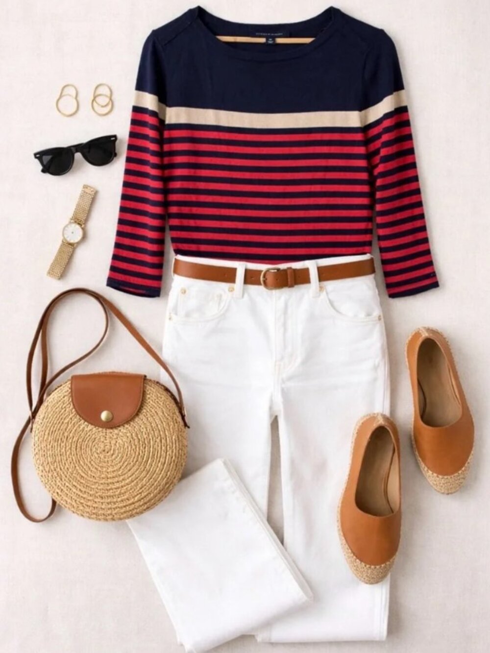 NWT Tommy Hilfiger Navy Red and Gold Striped Sweater size M